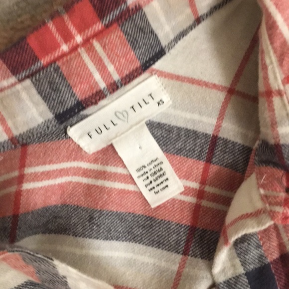 Tillys flannel - Picture 2 of 3